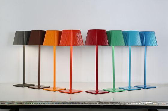 مصباح مكتب LED ذو مستشعر لمسة مع إضاءة قابلة للتعديل AC100-240V DC 5V / 1A